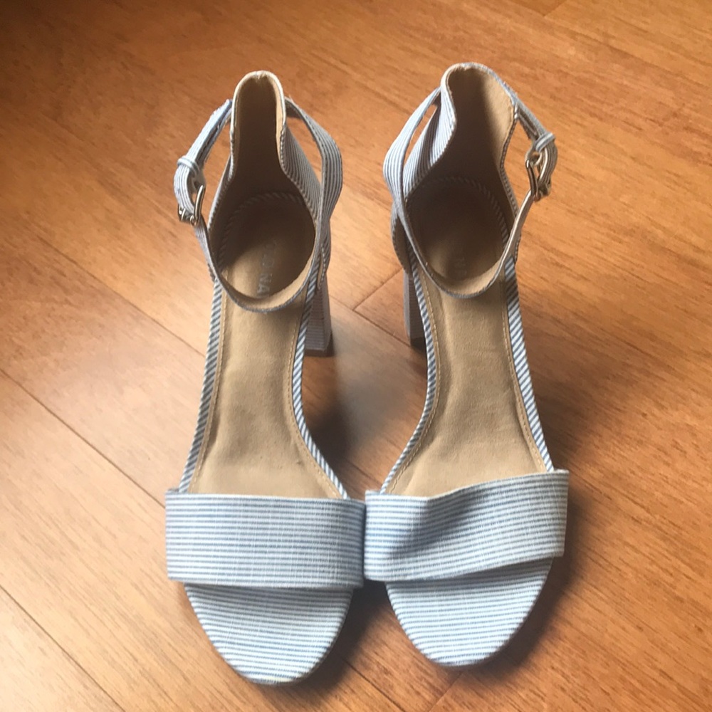 Old Navy blue and white sandals